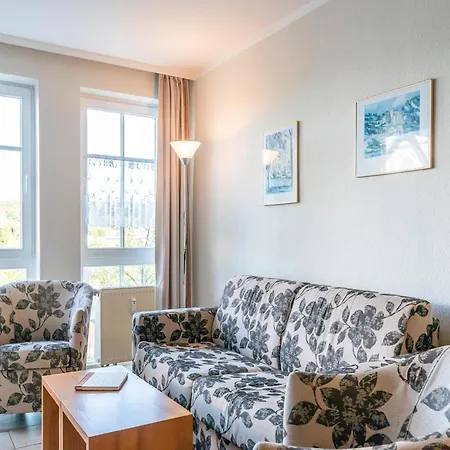 Gemuetliche Mit Balkon Und Badewanne In