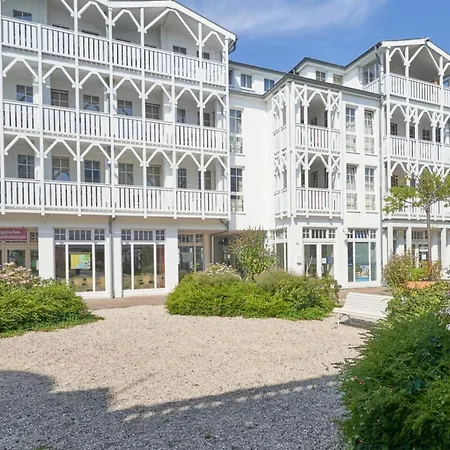 Gemuetliche Mit Balkon Und Badewanne In